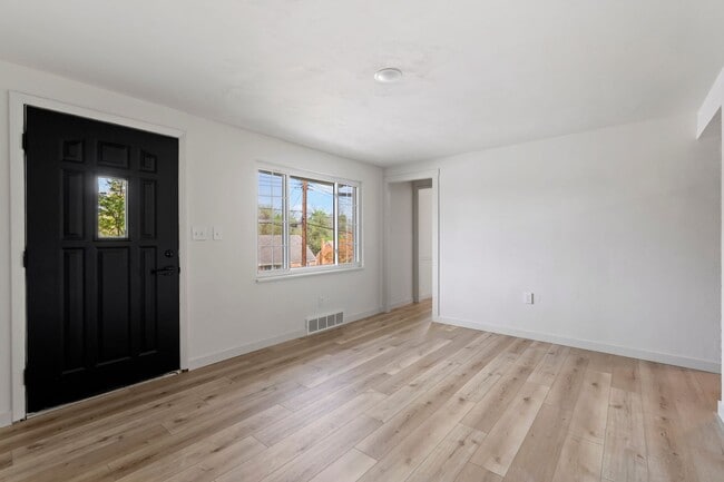 Photo - READY NOW!! FULLY RENOVATED 3 Bedroom in PENN HILLS