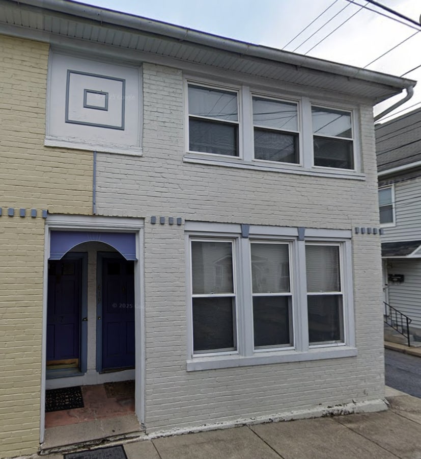 CUTE 2 STORY TWIN IN NORTH BETHLEHEM - CUTE 2 STORY TWIN IN NORTH BETHLEHEM