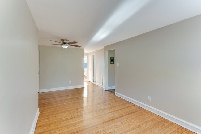 Building Photo - 6770 Blakemore St Unit B1