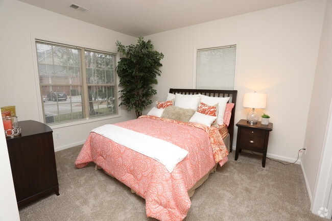 2BR, 2BA - 1069 SF - Bedroom