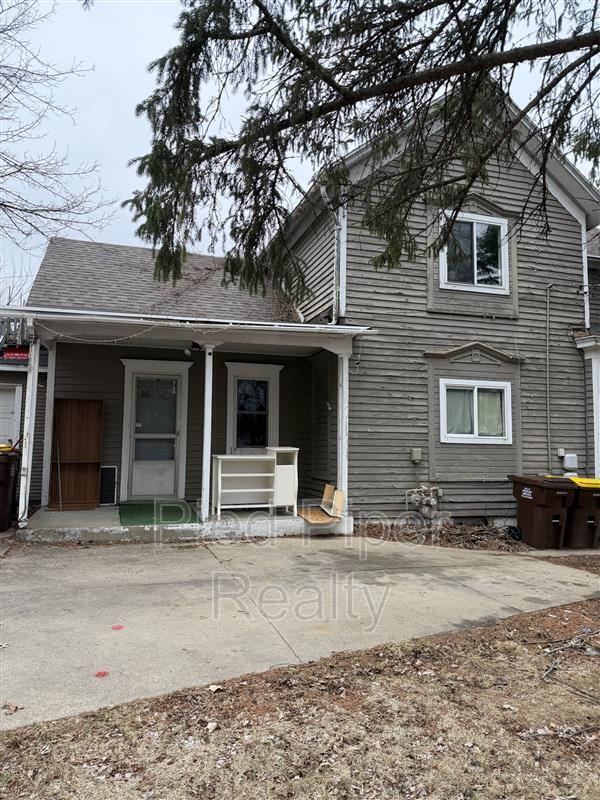 Building Photo - 416 S Van Buren Ave Unit B