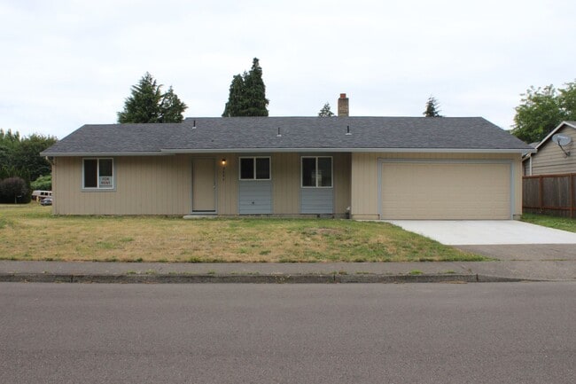 Building Photo - 3 bed single level home in SE Hillsboro