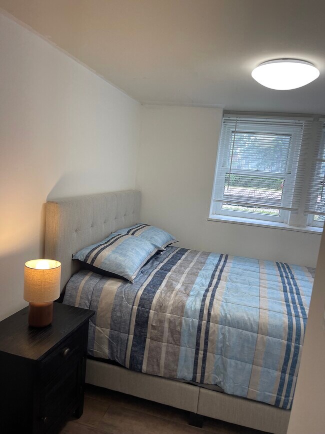 Photo - 4926 W Medill Ave