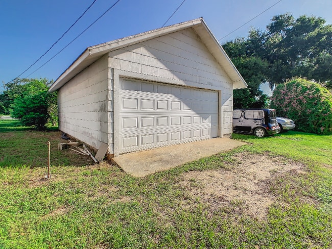 Photo - 308 W Smith Ave