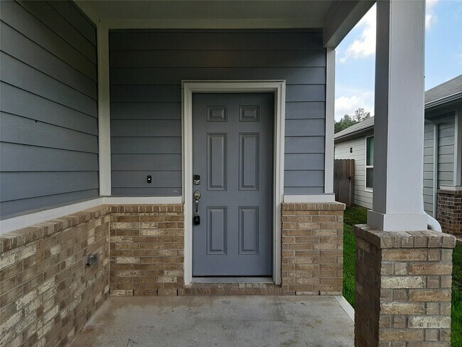Photo - 16568 Moss Ln