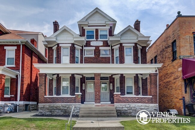 Building Photo - 4 Bedroom on OSU Campus Rental