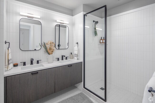 2BR, 2BA - 07 - 1,139SF - Bathroom
