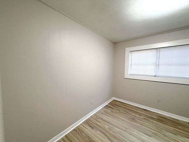 Photo - 6855 Victor Rd