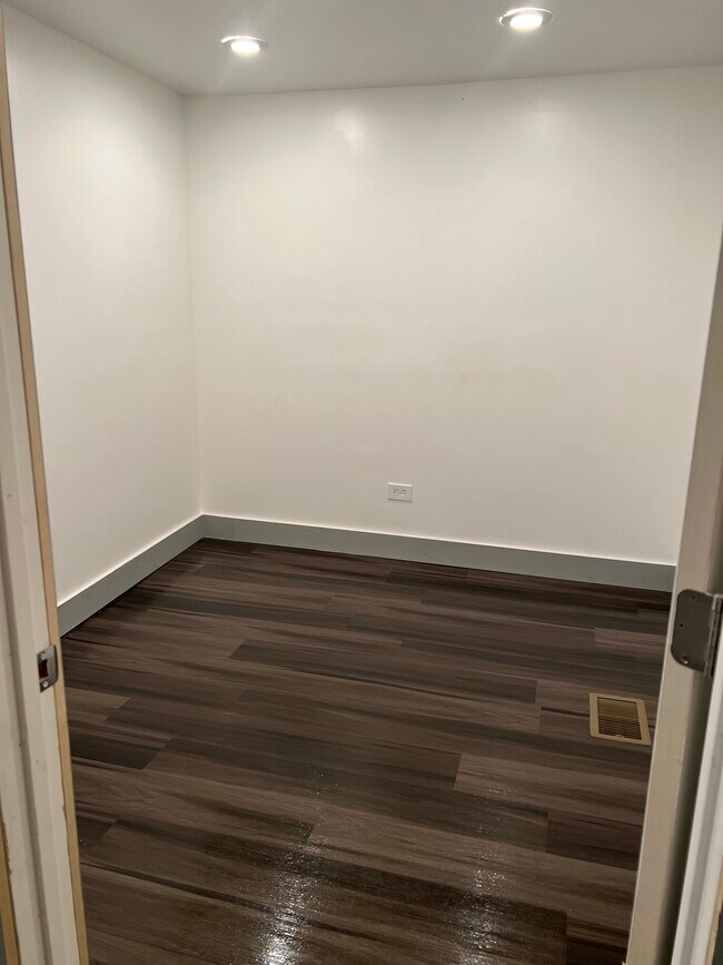 Bedroom - 114 E 119th St Unit COACH HOUSE