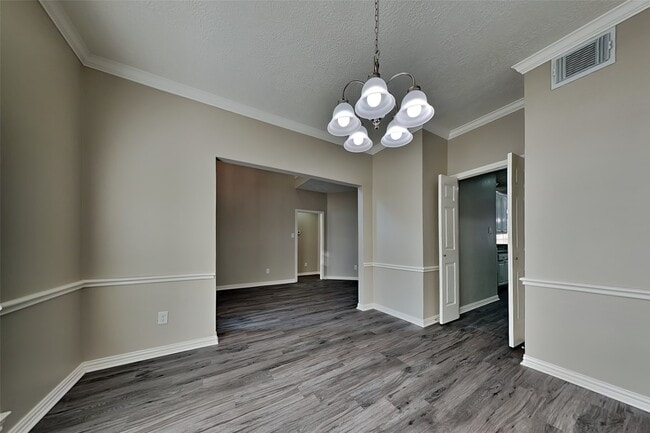 Photo - 30215 Stoney Plain Dr