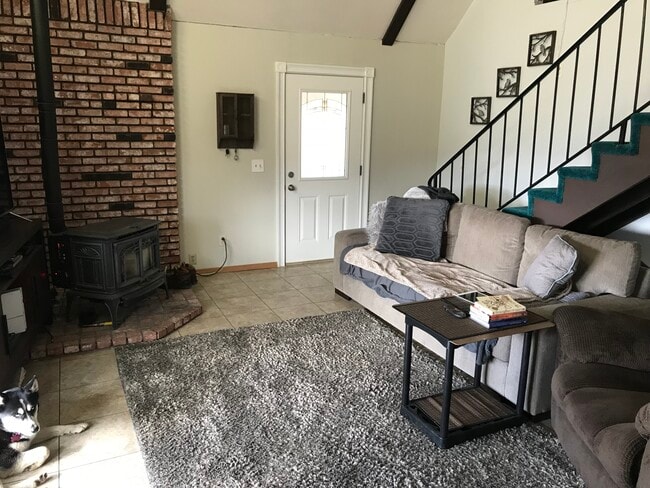 Photo - 23740 Lakeview Dr