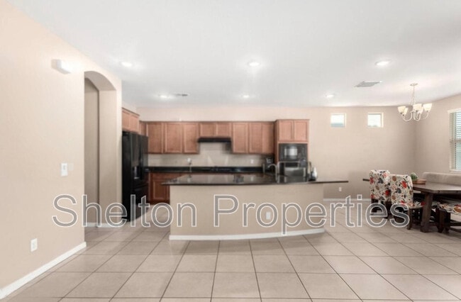 Photo - 15062 W Portland St
