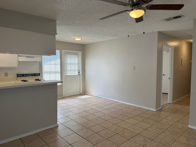 Photo - 811 W Olmos Dr