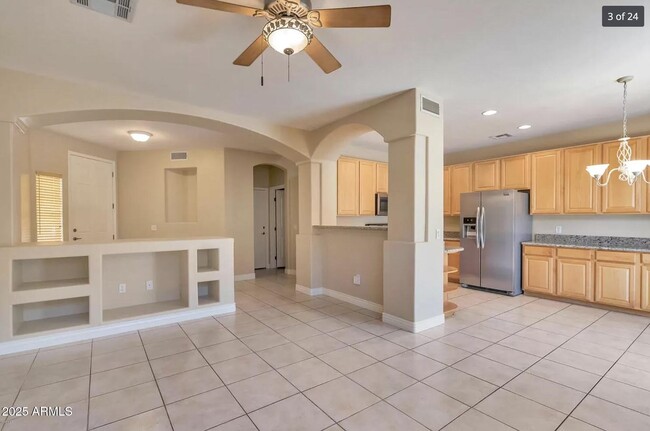 Photo - 315 W Mountain Sage Dr