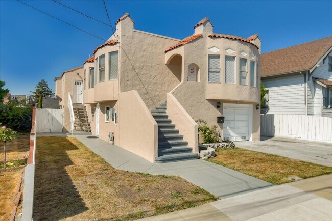 Photo - 141 Santa Clara Ave