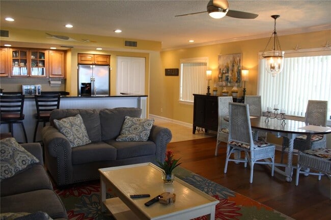 Photo - 335 Windrush Loop Unit 335