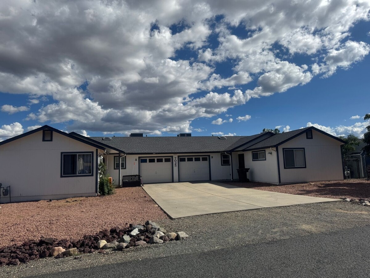 Photo - 7025 E Thrush Ln