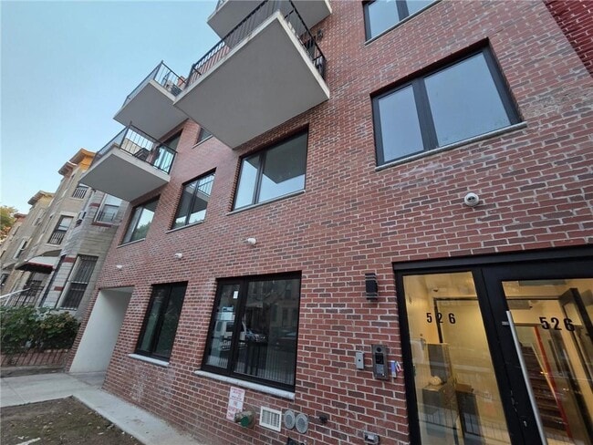 Building Photo - 526 56th St Unit 302 Rental