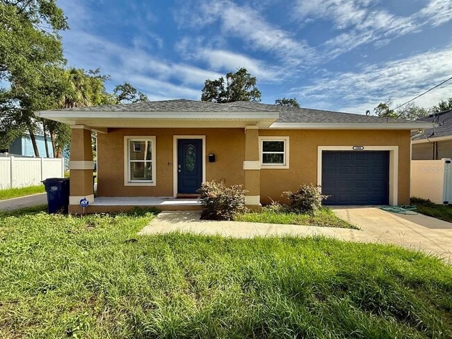 Building Photo - 2904 E Columbus Dr