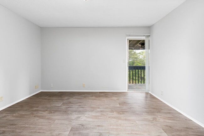Photo - Woodland Apartments