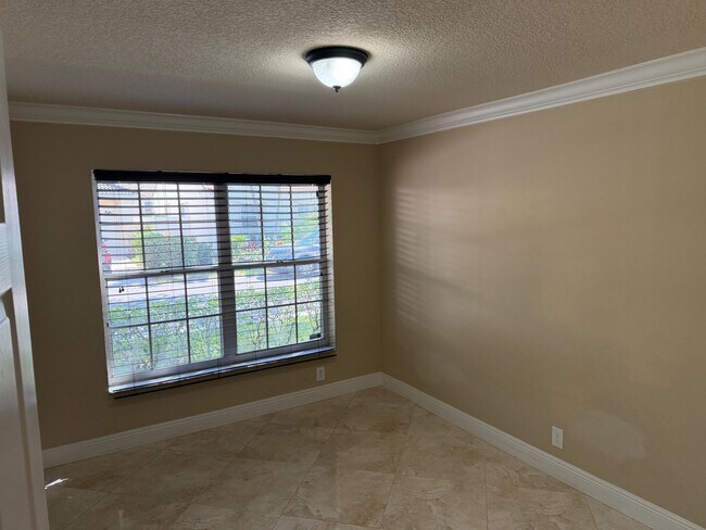 Photo - 10123 Caoba St