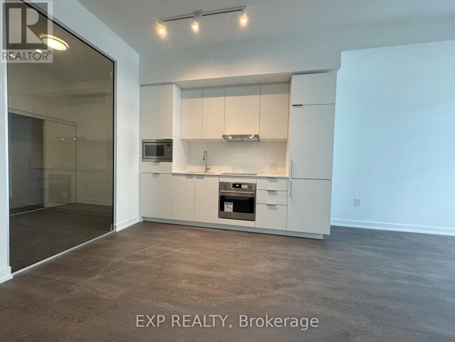 Photo - 8 Olympic Gdn Dr Unité S603