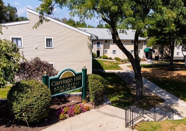 CARRIAGE HILL APARTMENTS