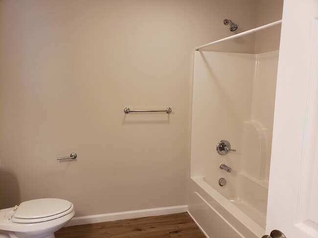 Photo - 800 Smith Grove Rd