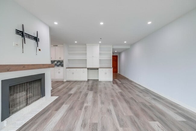 Photo - 230 S Catalina Ave