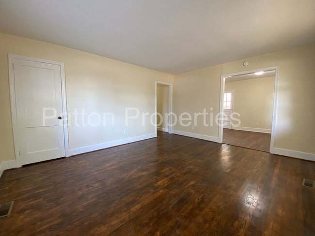 Photo - Colonial Heights