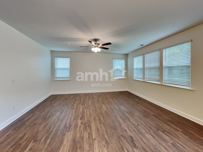 Photo - 1010 Noah Ct
