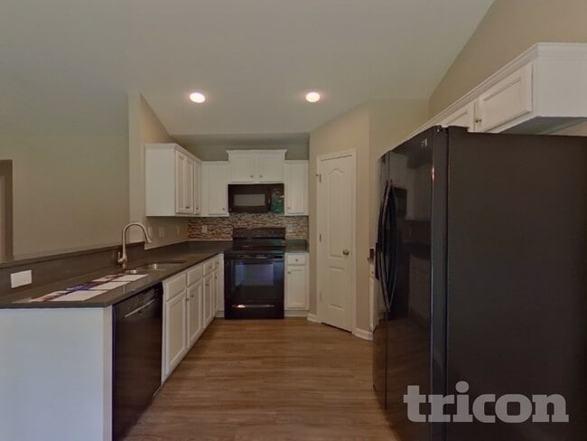 Photo - 6235 Leslie Drive