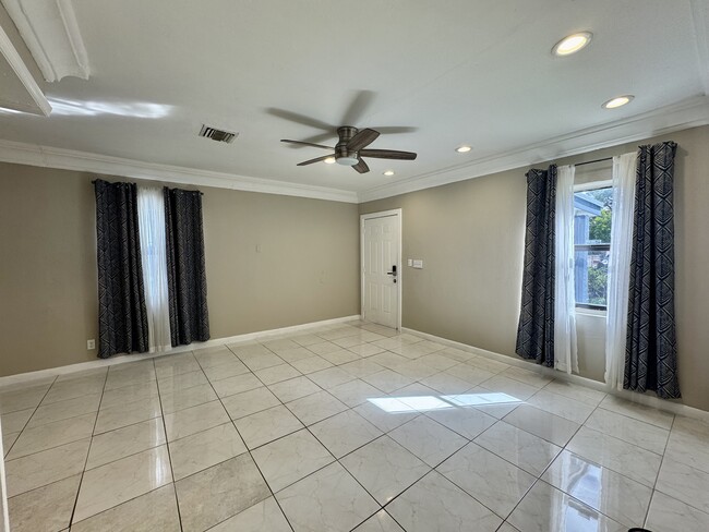 Photo - 839 NW 16th Ter