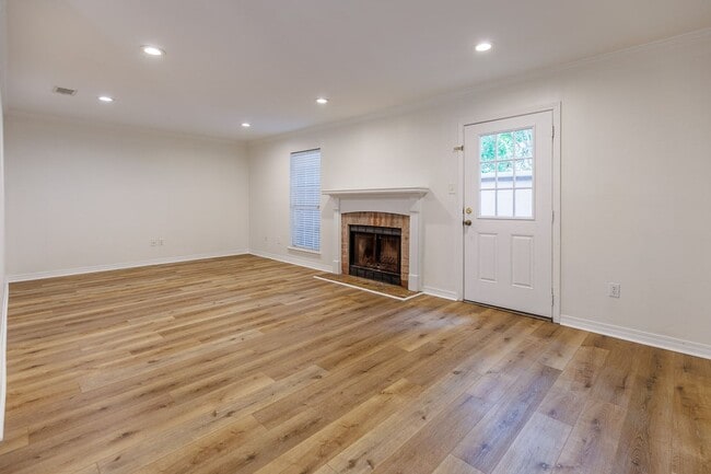 Photo - 3/2 Townhouse near USA! GATED! Students Welcome!