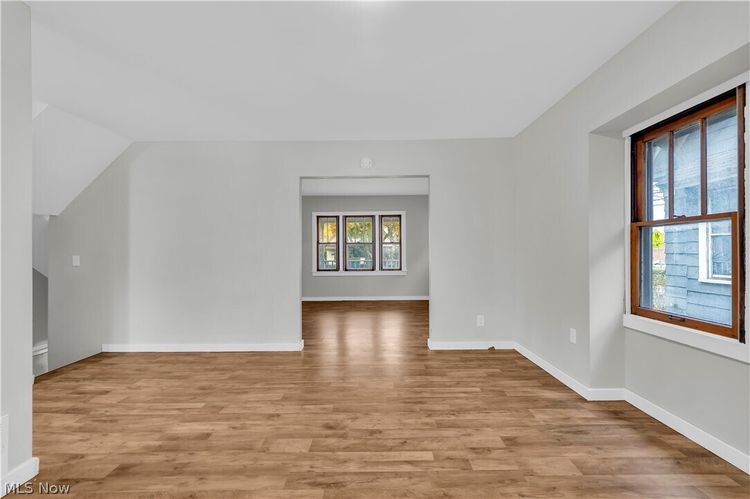 Photo - 485 E Archwood Ave