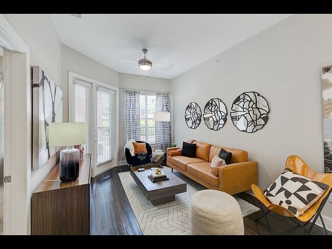 Photo - 2929 Wycliff Ave