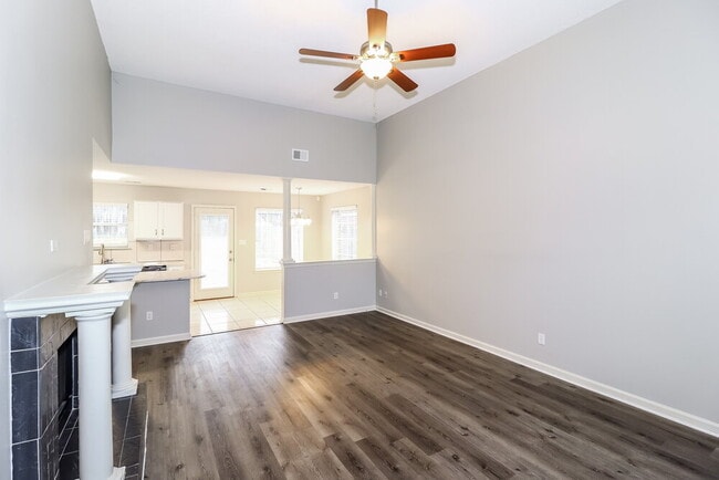 Photo - 1012 Spanish Trail Ln