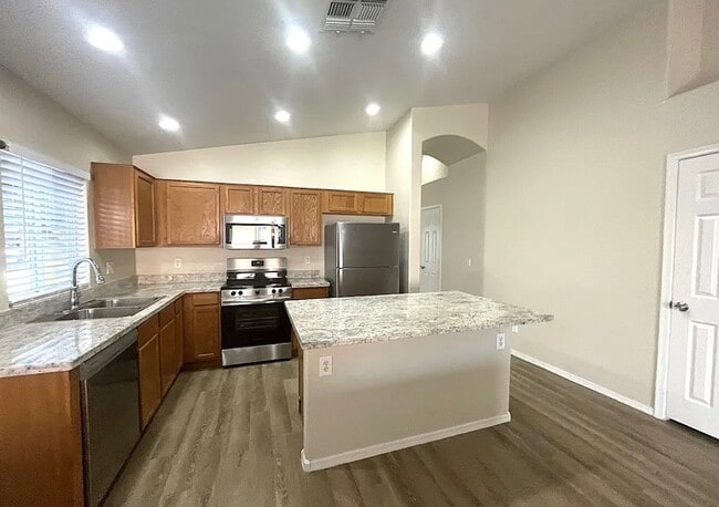 Photo - 5260 Parkglen Ave