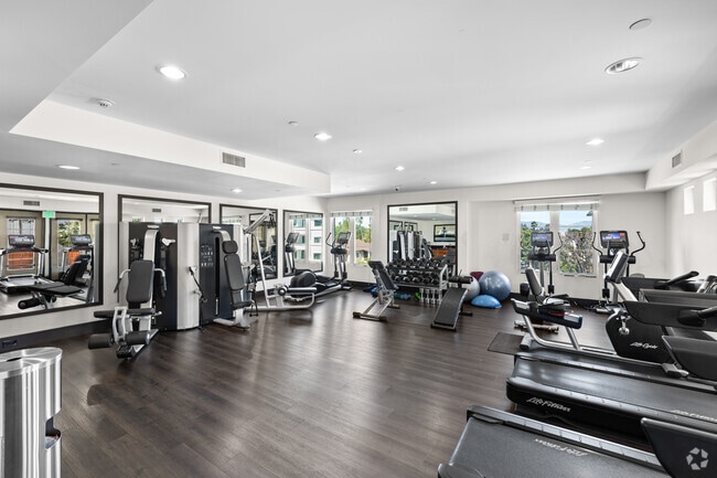 Metro Art - Gimnasio - Metro Art Sherman Oaks Luxury Living