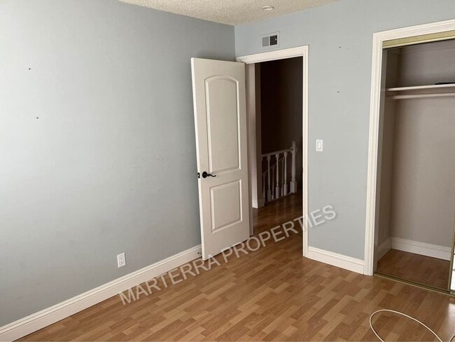 Building Photo - Morristown Ln Unit Room Rental