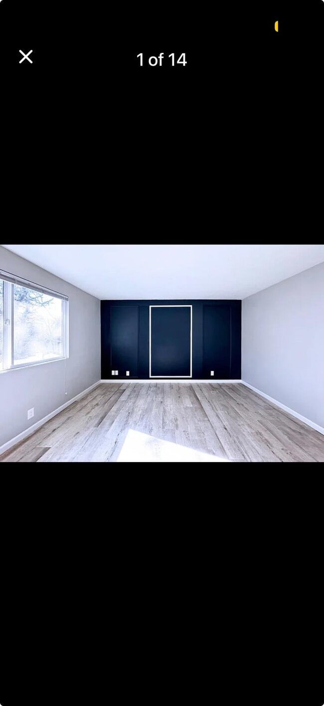 Building Photo - 2137 Hawkins Ln Unit 2137
