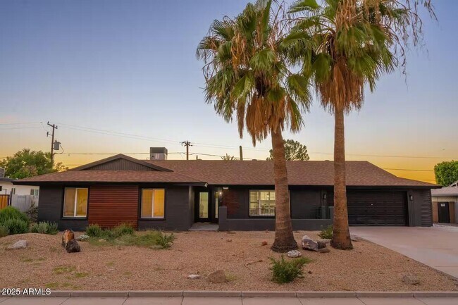 Photo - 10240 N 34th Pl