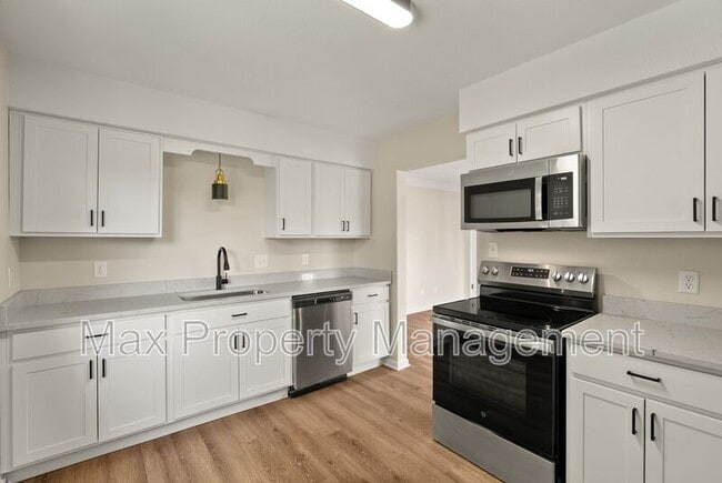 121 Thornton Ave