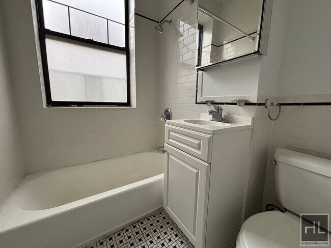 Photo - WEST 72 STREET Unit 3J