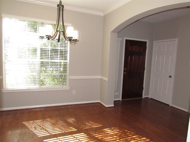 Photo - 3519 Englewood Dr