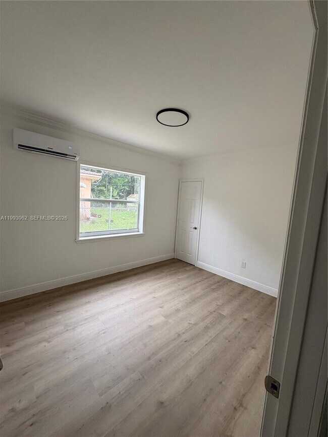 Photo - 1348 NE 182nd St