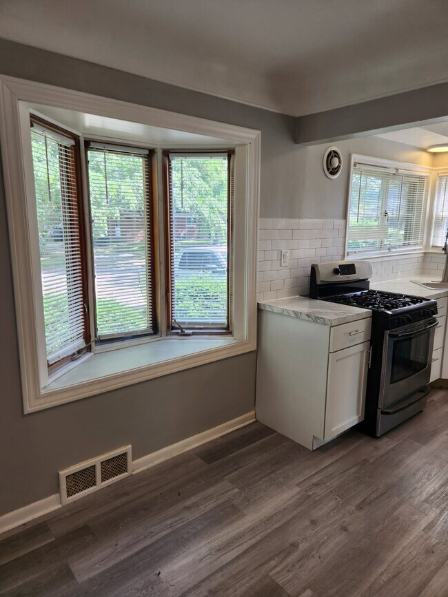 Photo - 11627 Bramell