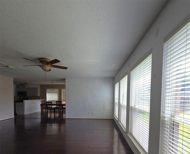 Photo - 14855 Dorray Ln