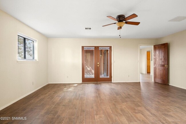 Photo - Amazing views, seated on 5 acres