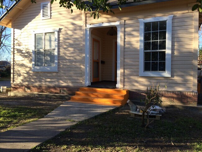 Photo - 203 Gorman Unit A